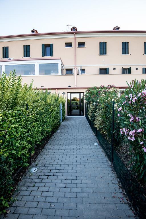 Apartmán Parco Urbano Ferrara Pokoj fotografie