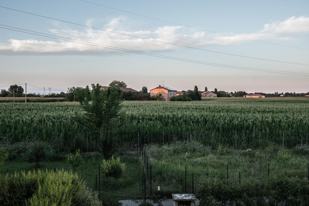 Apartmán Parco Urbano Ferrara Pokoj fotografie
