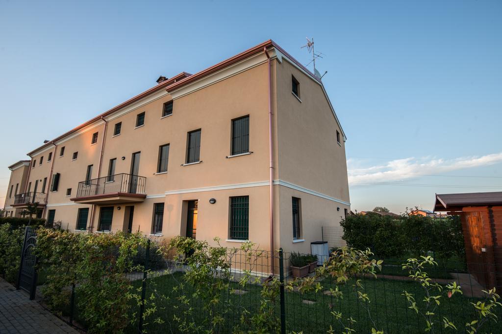 Apartmán Parco Urbano Ferrara Pokoj fotografie